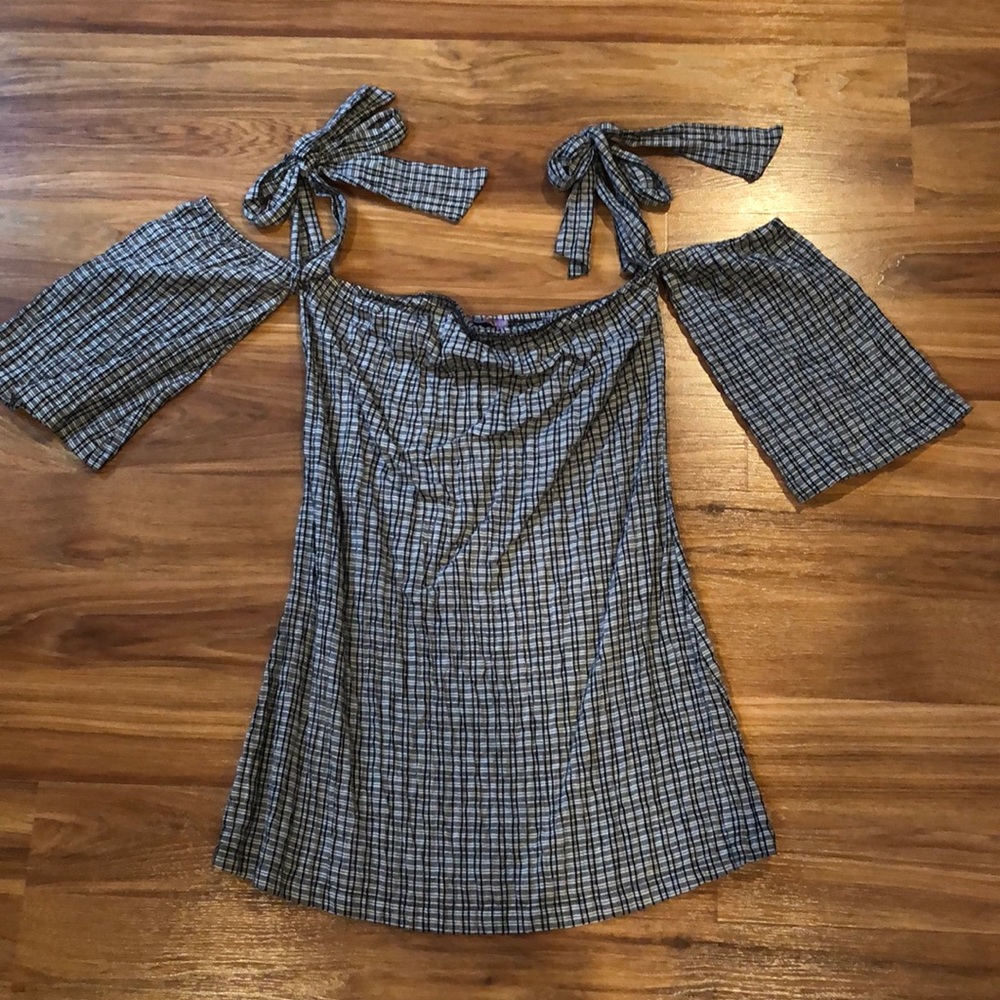 off the shoulder urban outfitters dress size SMALL